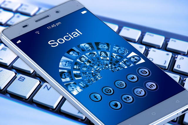 mobil a sociální sítě
